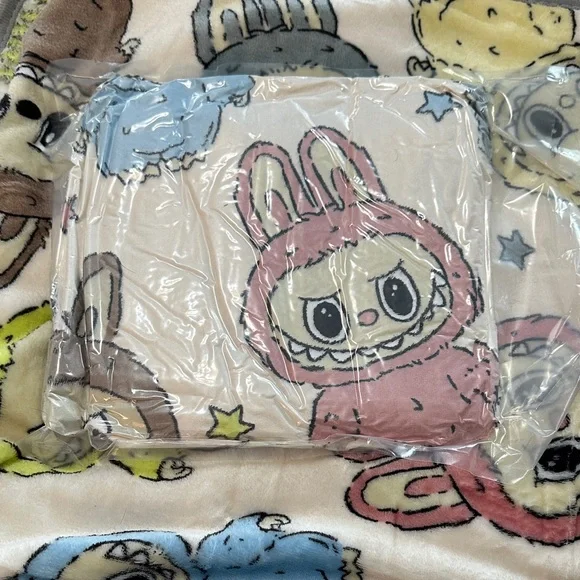 Cozy Character Fleece Blanket - Multicolor - Picture 3 of 3